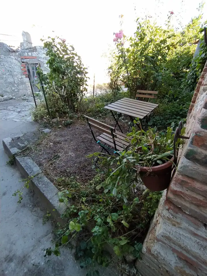 Entrada al patio